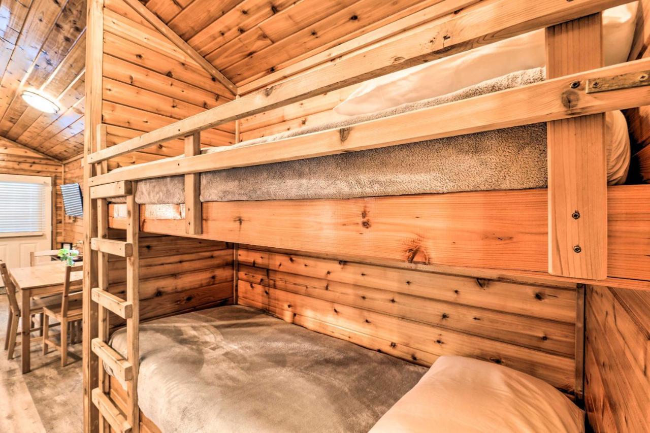 Charming New Bern Log Cabin - Pets Welcome! Bagian luar foto