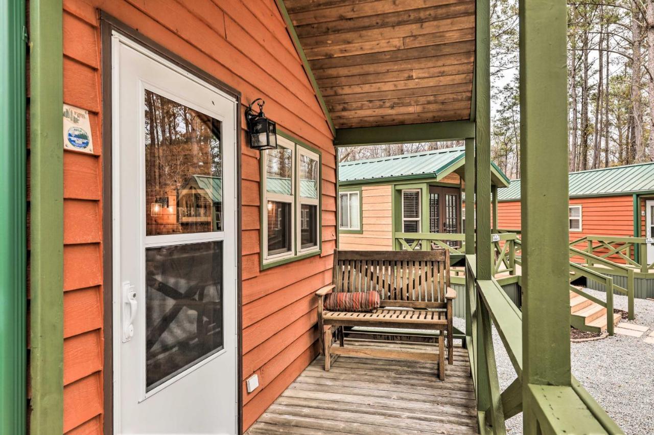 Charming New Bern Log Cabin - Pets Welcome! Bagian luar foto